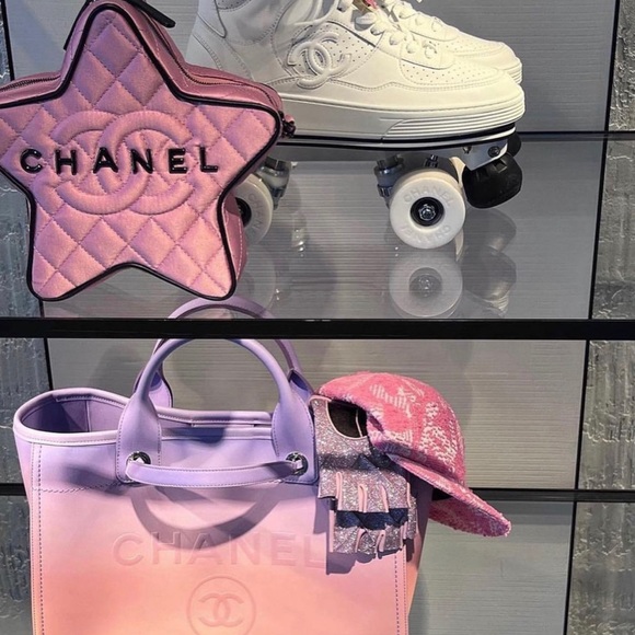 Meet your Posher, Betti Blanco ❤️ - Picture 4 of 7